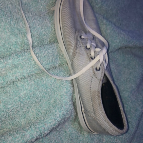 Shoes - Picture 3 of 4